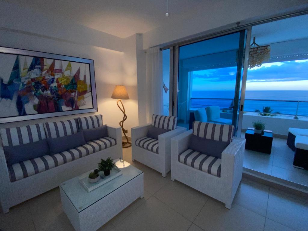 Beachfront Apt. W/3 beds Las Olas Juan Dolio photo 1