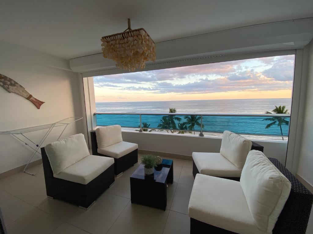 Beachfront Apt. W/3 beds Las Olas Juan Dolio photo 3