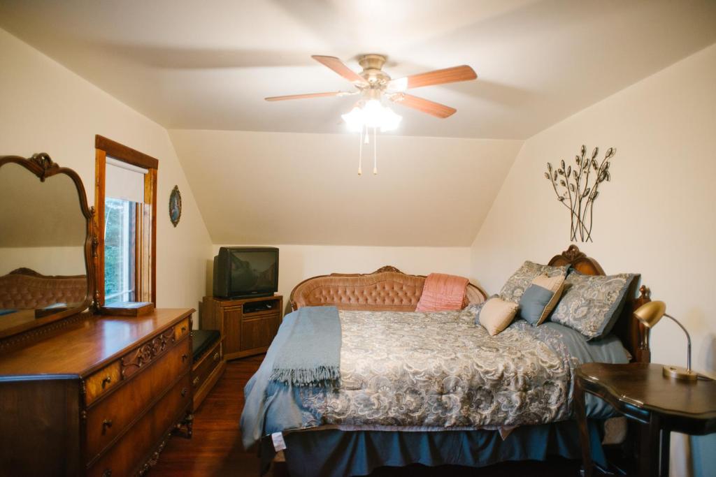 Character farmhouse set in beautiful countryside photo 3