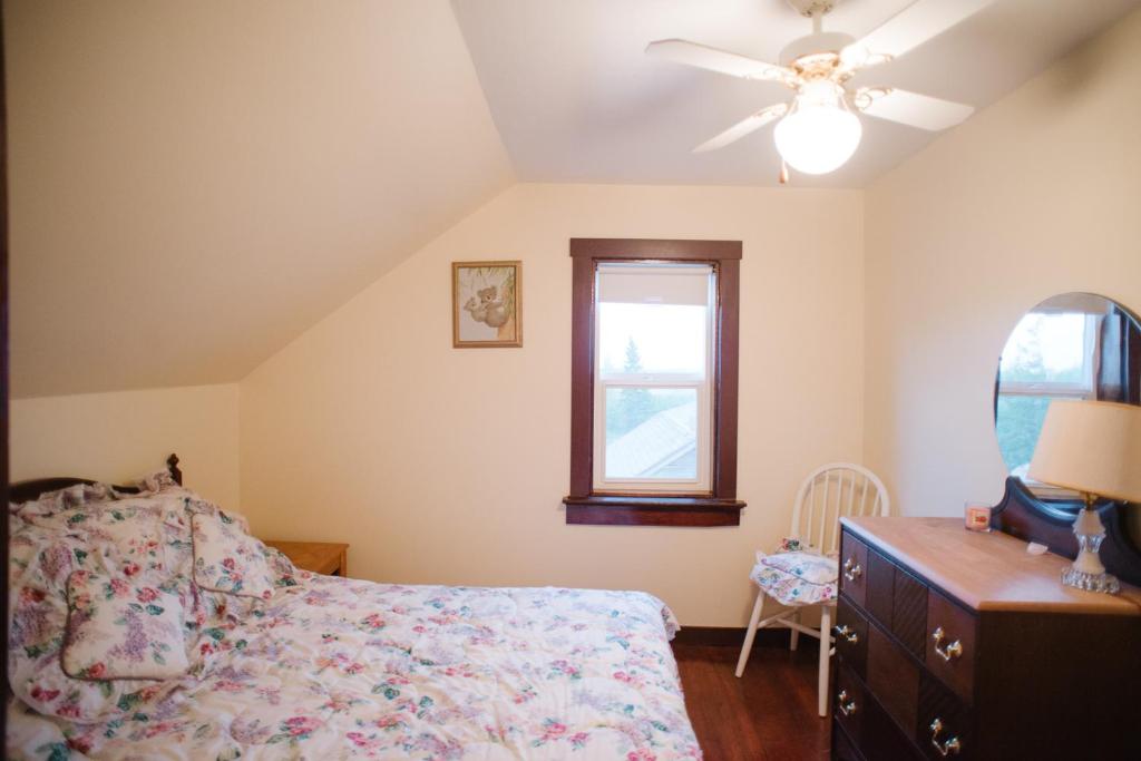 Character farmhouse set in beautiful countryside photo 4