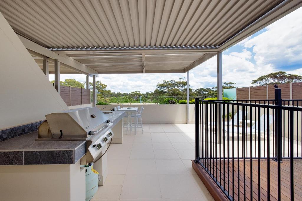 Aura 10 Shoal Bay photo 3