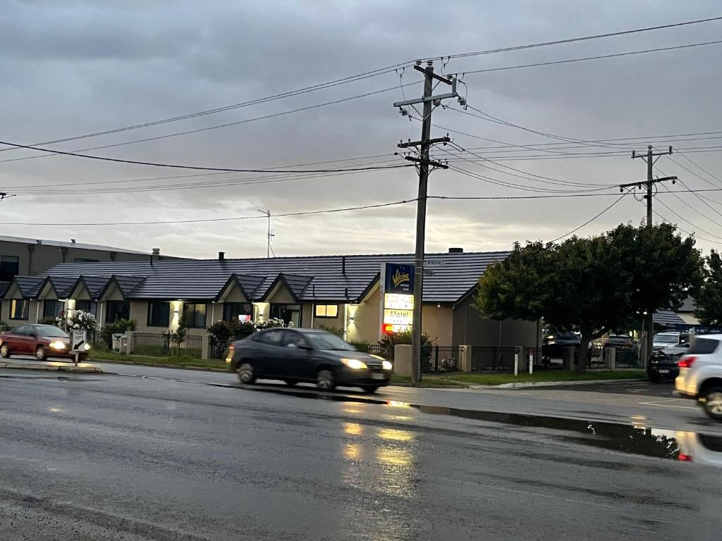 SHEPPARTON MOTOR INN Tudor House Motel photo 4