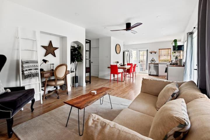 Culver city 2 bedroom walking distance to downtown unit B image