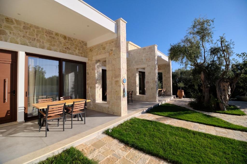 Zefiros Luxury Apartments photo 4
