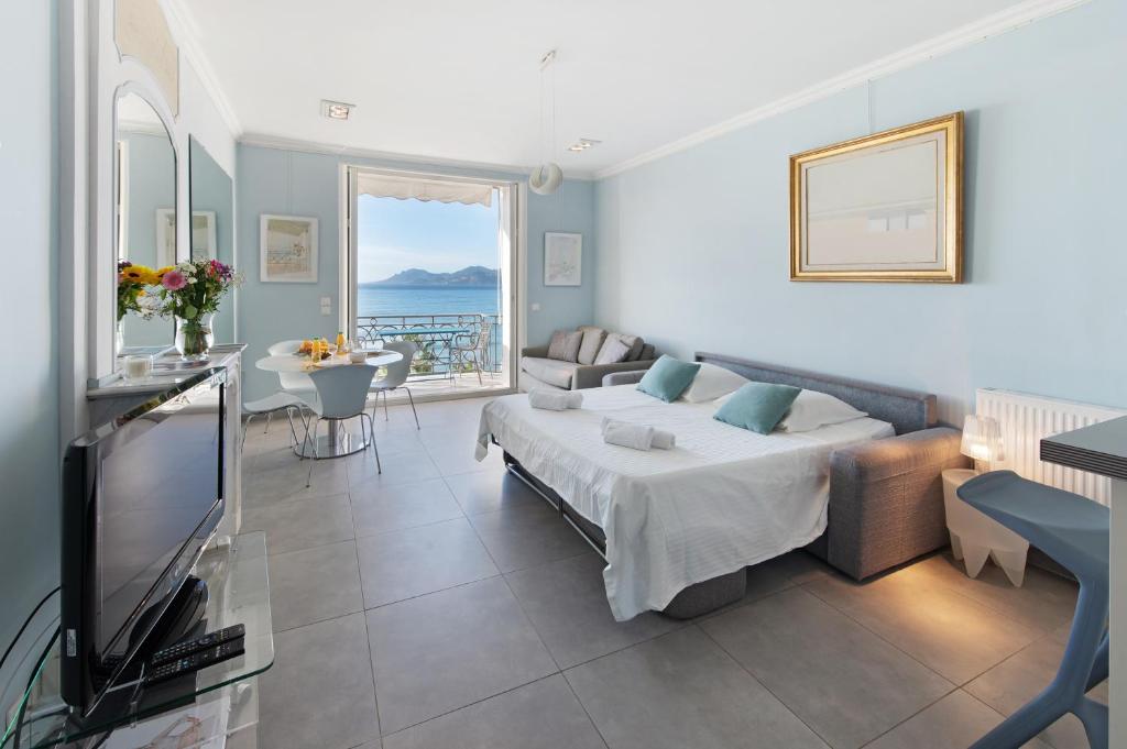 Palais Miramar - Suite Blue Room - Vue Mer -Croisette Emplacement Unique - 20M Plage - WIFI - Clim