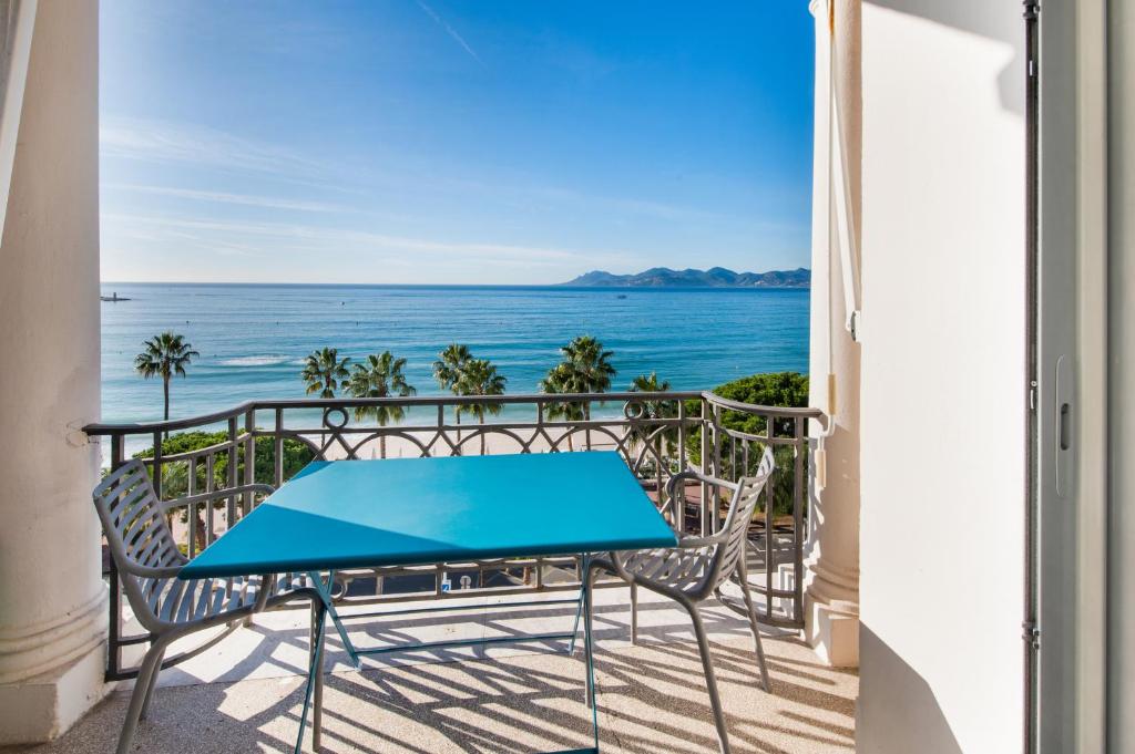 Palais Miramar - Suite Blue Room - Vue Mer -Croisette Emplacement Unique - 20M Plage - WIFI - Clim photo 3