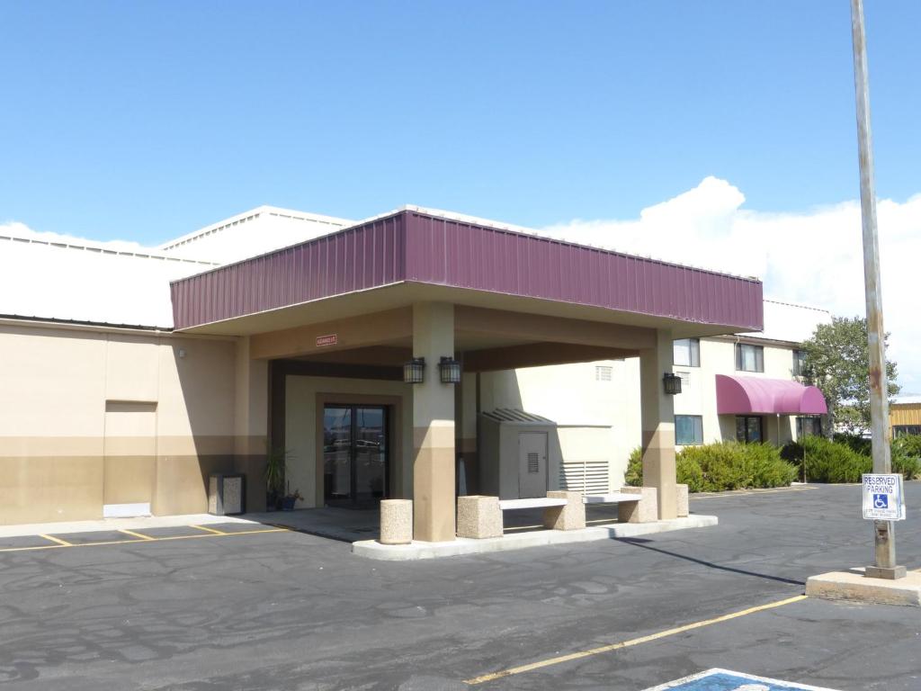 Red Roof Inn Grand Junction image