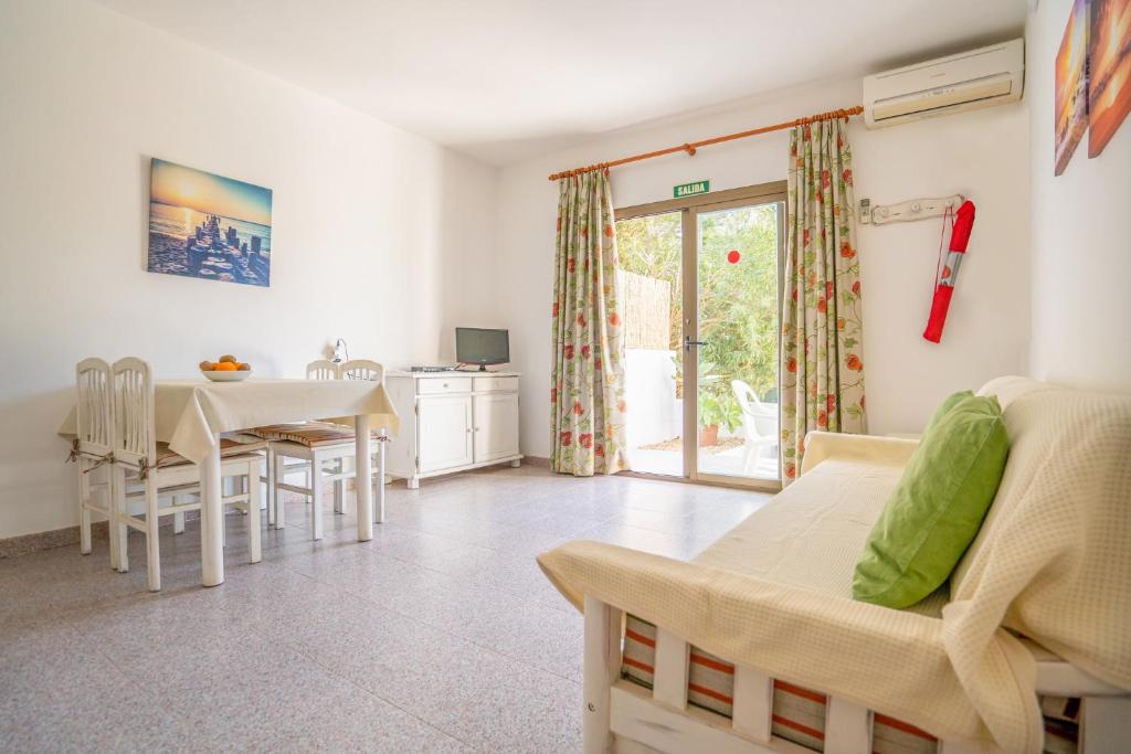 Apartamentos Playamar - Formentera Break photo 3