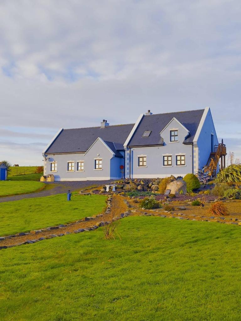 Self catering upstairs apartment at Tradcottage
