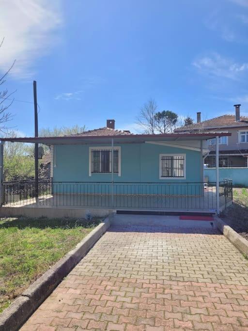 in the village, with a garden, one floor. Detached photo 4