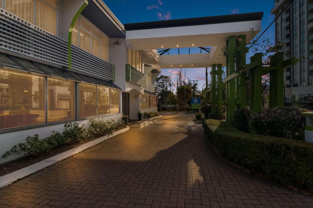 SureStay Hotel by Best Western North Vancouver Capilano photo 3