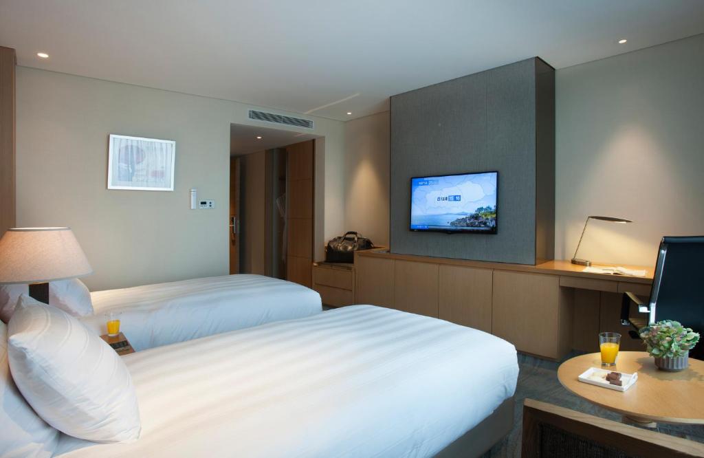 LOTTE City Hotel Jeju photo 4