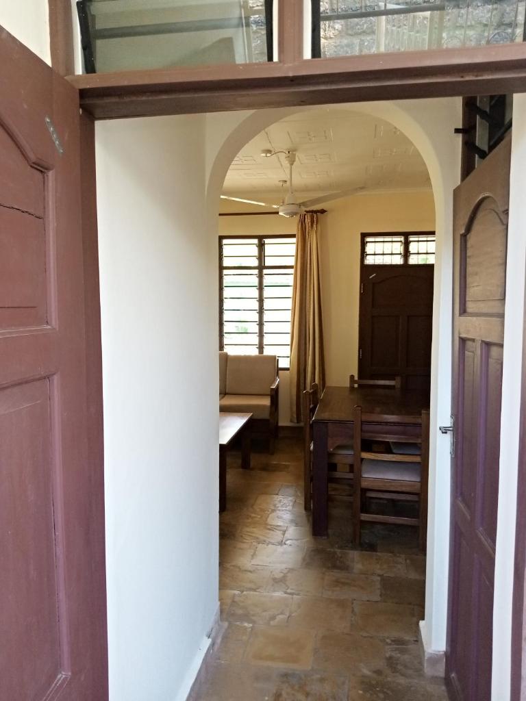 Diani bnb /master ensuit /beach road photo 2