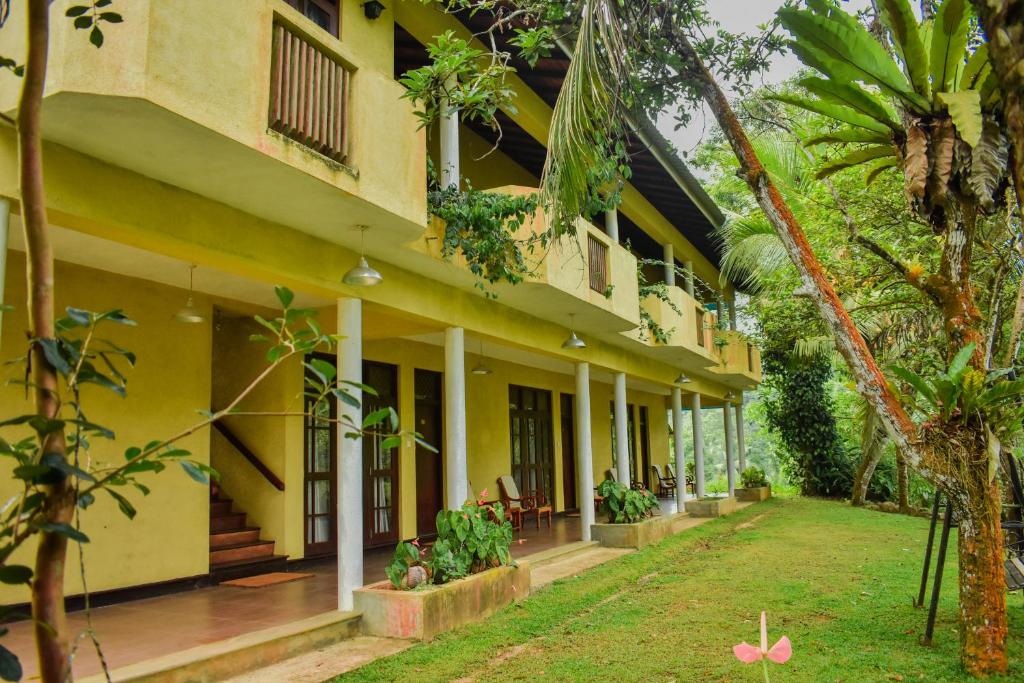 Blue Magpie Lodge Sinharaja photo 2