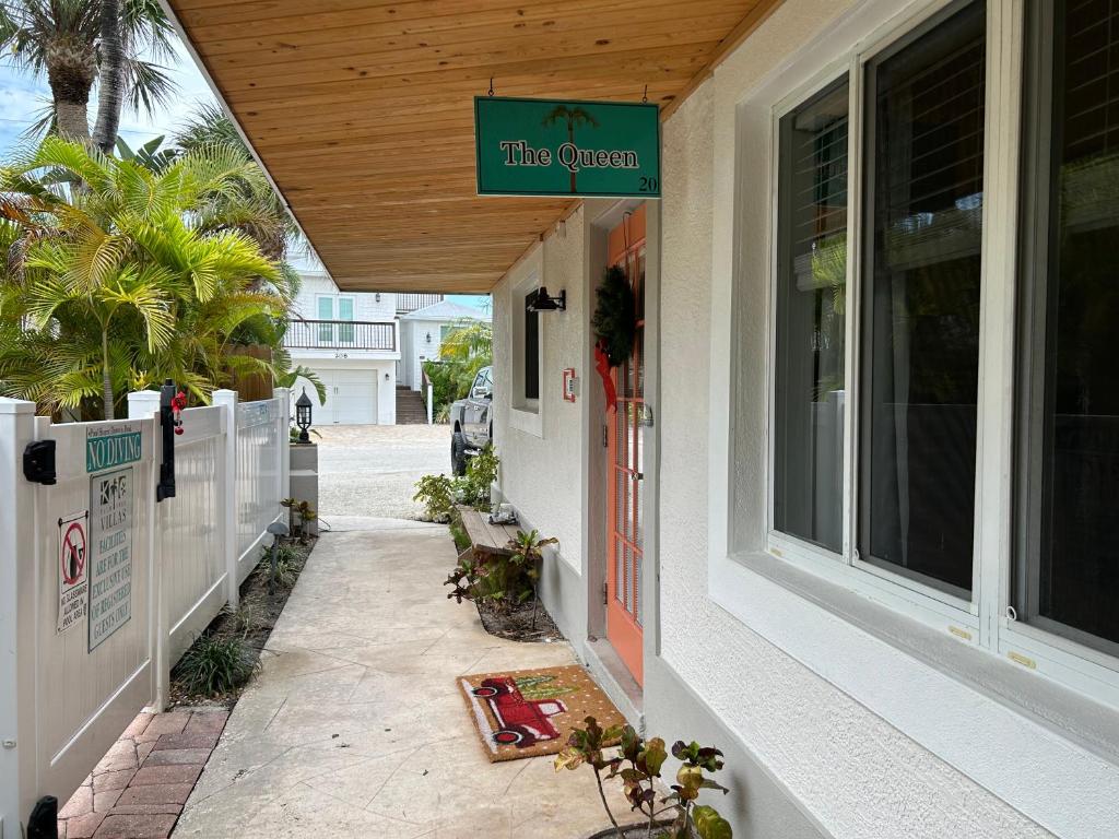 An Island Getaway at Palm Tree Villas image