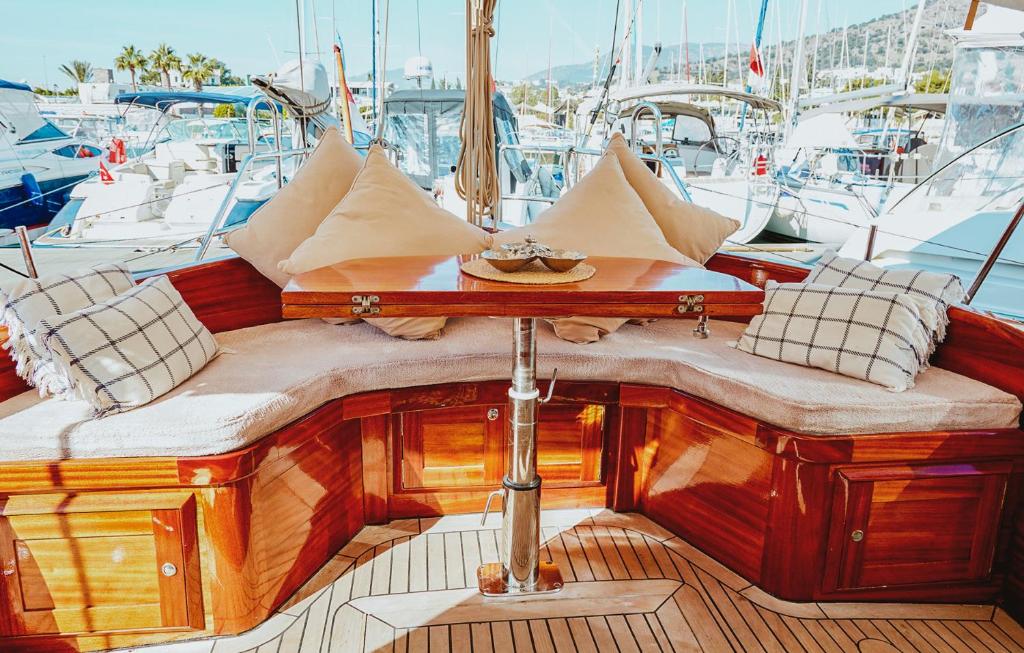 The Opportunity to Live on a sailing yacht in Bodrum Marina photo 4