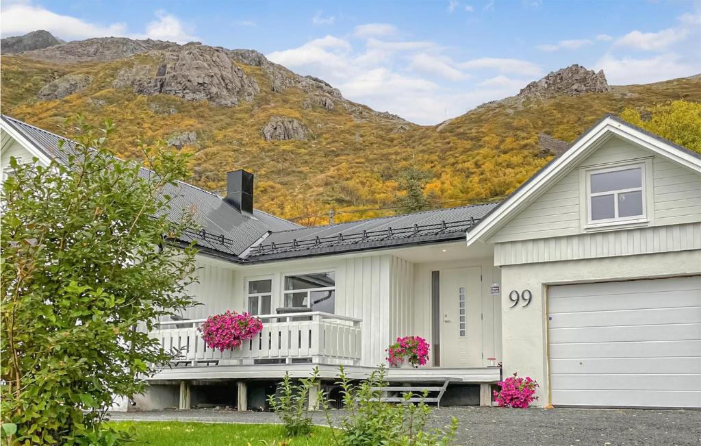 Awesome Home In Straumsjen With 3 Bedrooms And Wifi photo 2