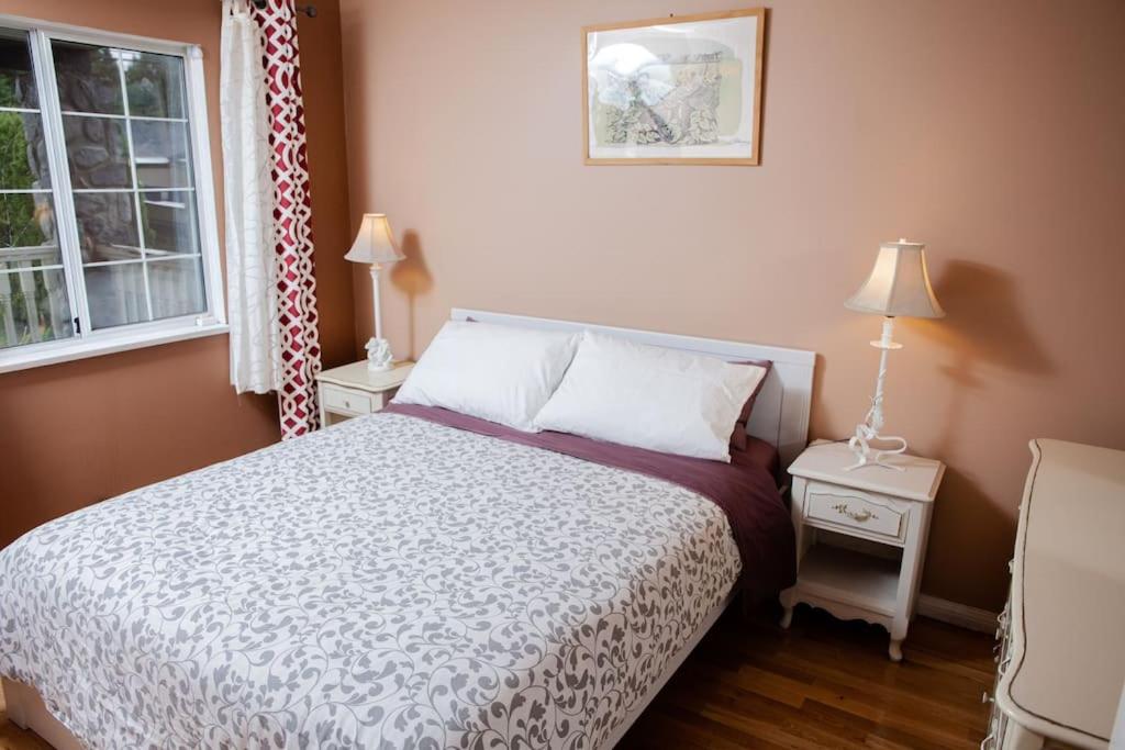 Cozy and Cute Cottage Suite in Mission photo 1