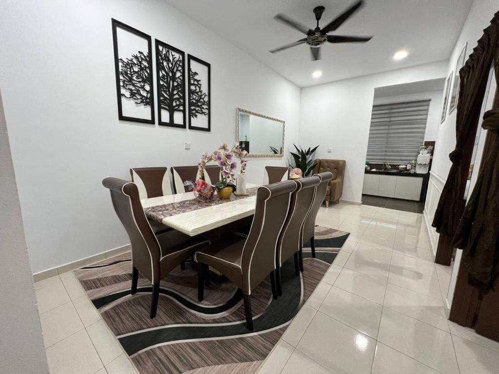 Homestay Kemaman Fyna06 photo 2