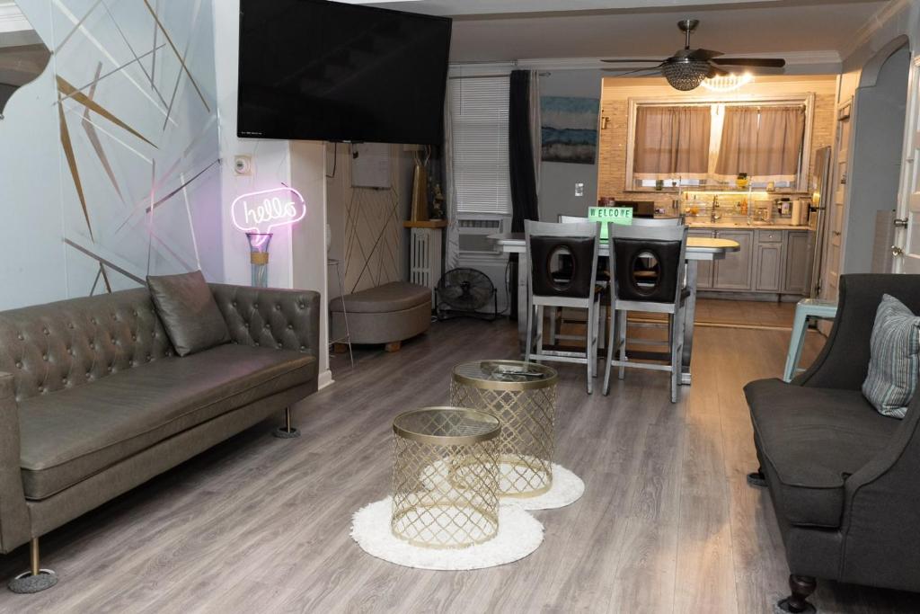 Cozy airport area hideaway photo 3
