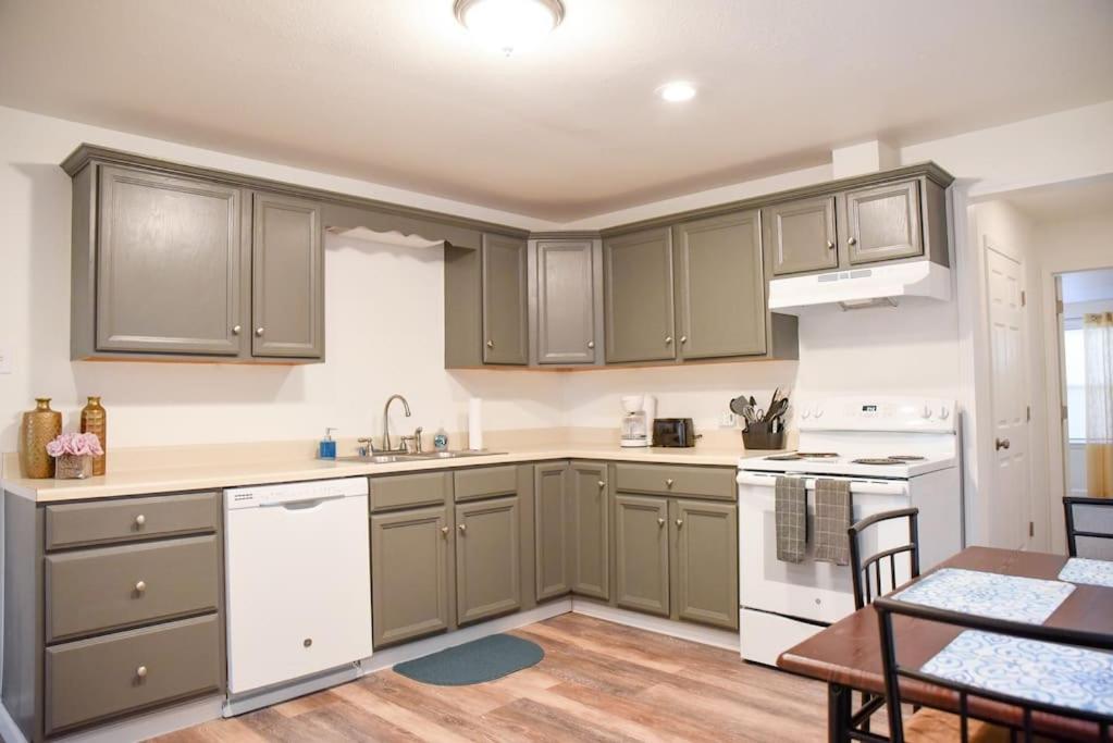 Relax & Feel At Home During Your Pittsburgh Stay photo 3