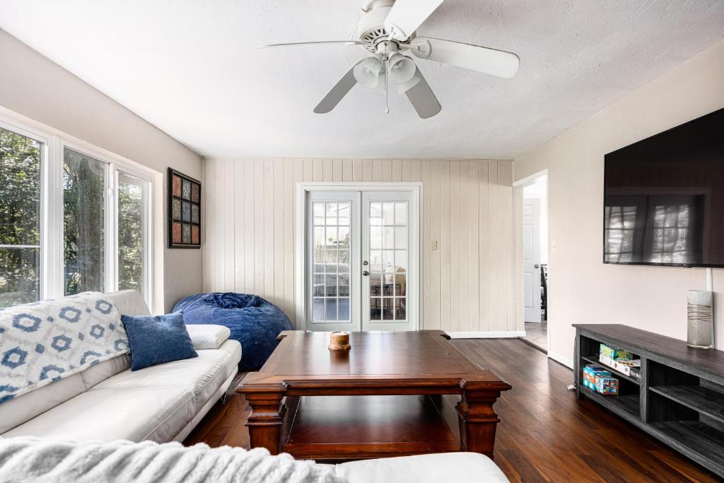 4BR House Next to Ben Hill Stadium photo 3