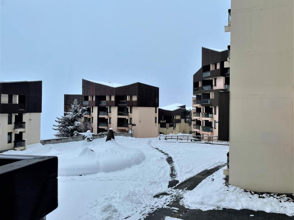 Studio cosy pour 2 pers, Les Menuires - Ski aux pieds, balcon, proche commerces - FR-1-452-217 - Tap to explore photos
