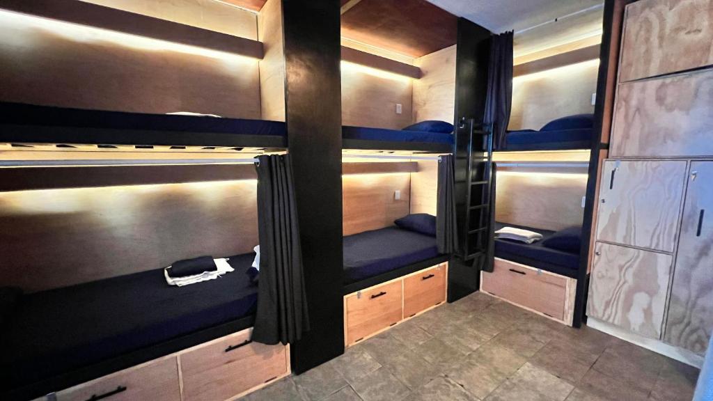Jet's Gay Youth Hostel photo 4