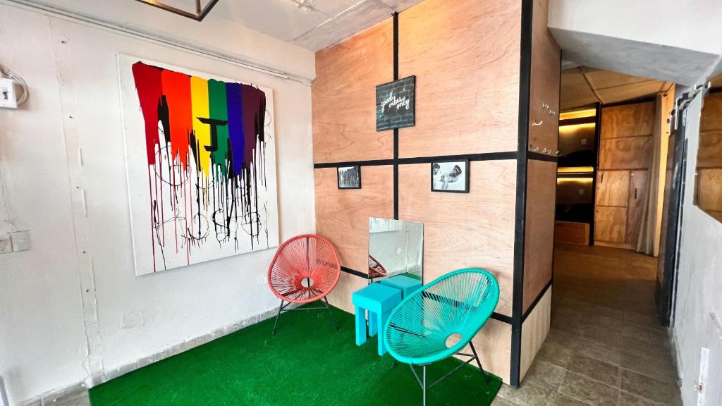 Jet's Gay Youth Hostel photo 2