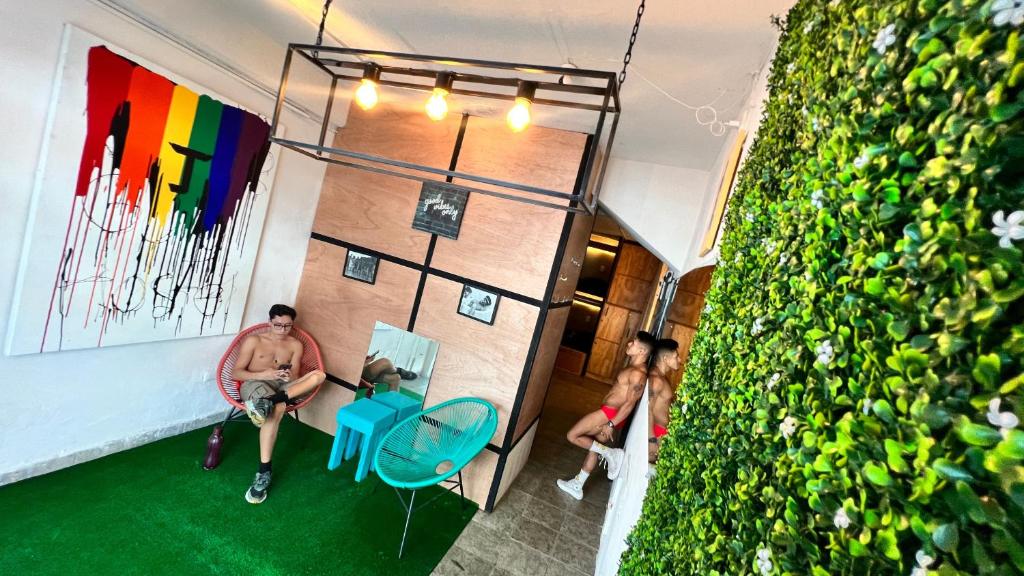 Jet's Gay Youth Hostel photo 1