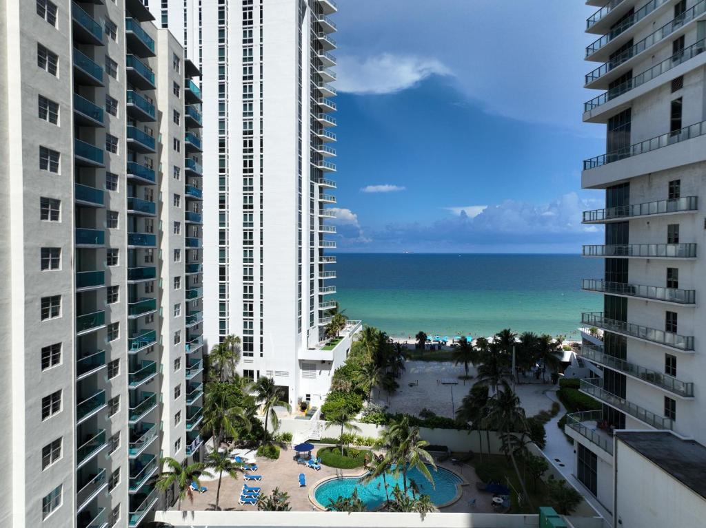 Extraordinary beach condo with incredible view!!! photo 3