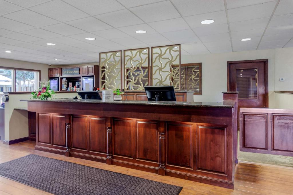 Best Western Plus Dubuque Hotel and Conference Center photo 3