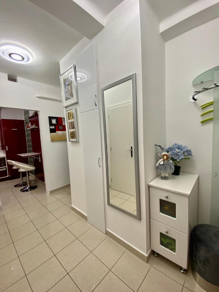 Apartment on Gellért Hill Downtown with free garage & Castle View photo 2