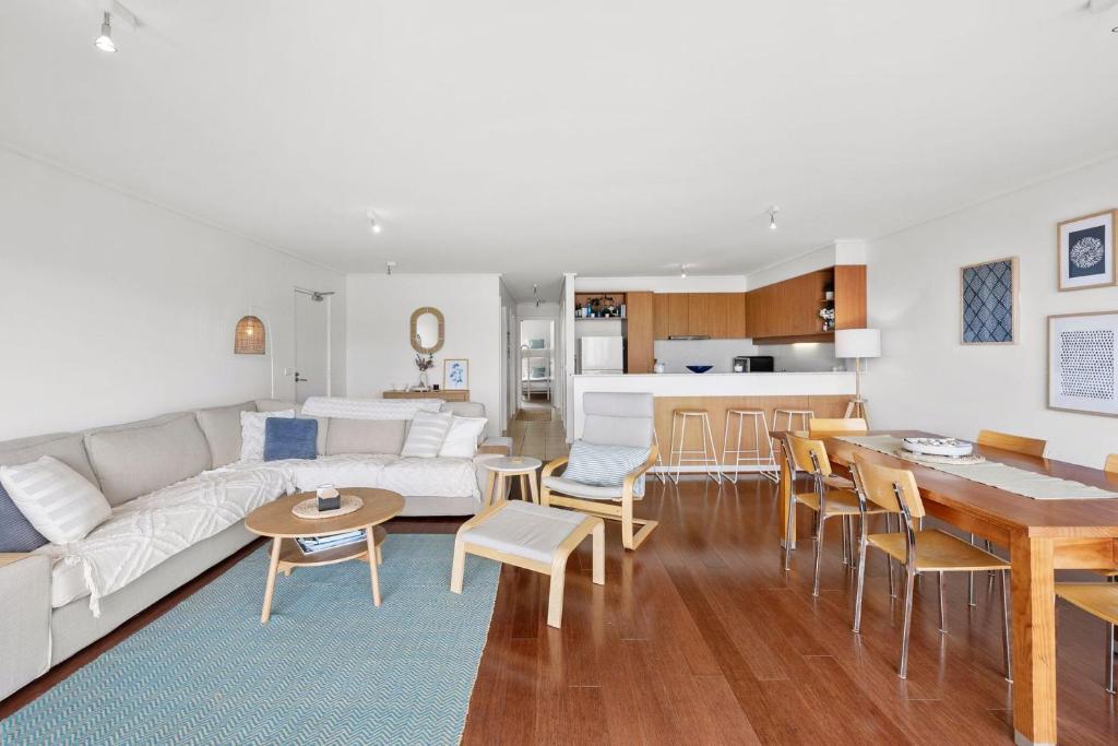 Pacific Apartment 30 photo 3
