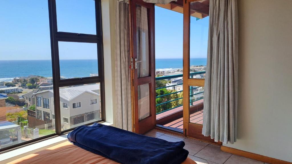 Villa @ 19 Palm with spectacular sea views photo 3