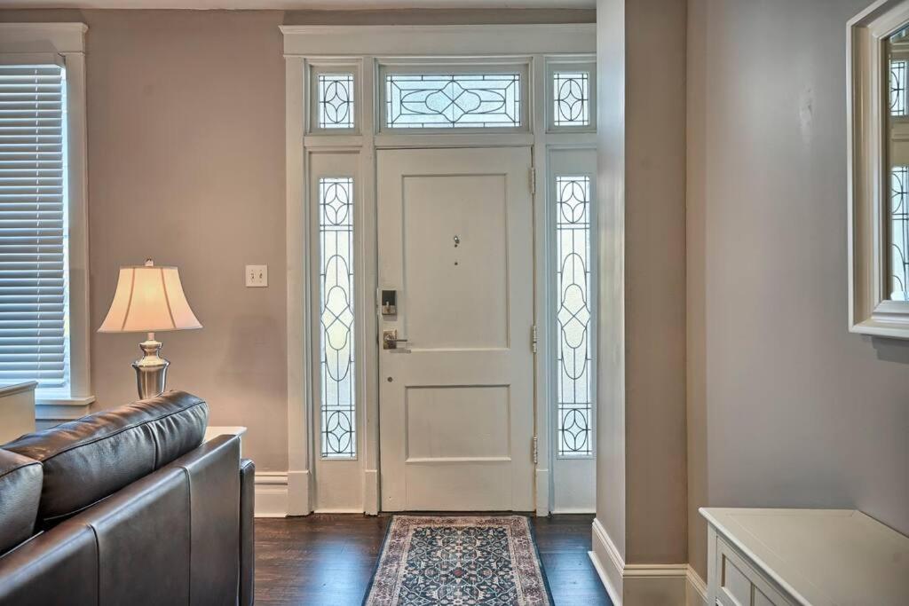 Suites on Seneca - Lovely 2 Bed 1 Bath Apartment photo 2
