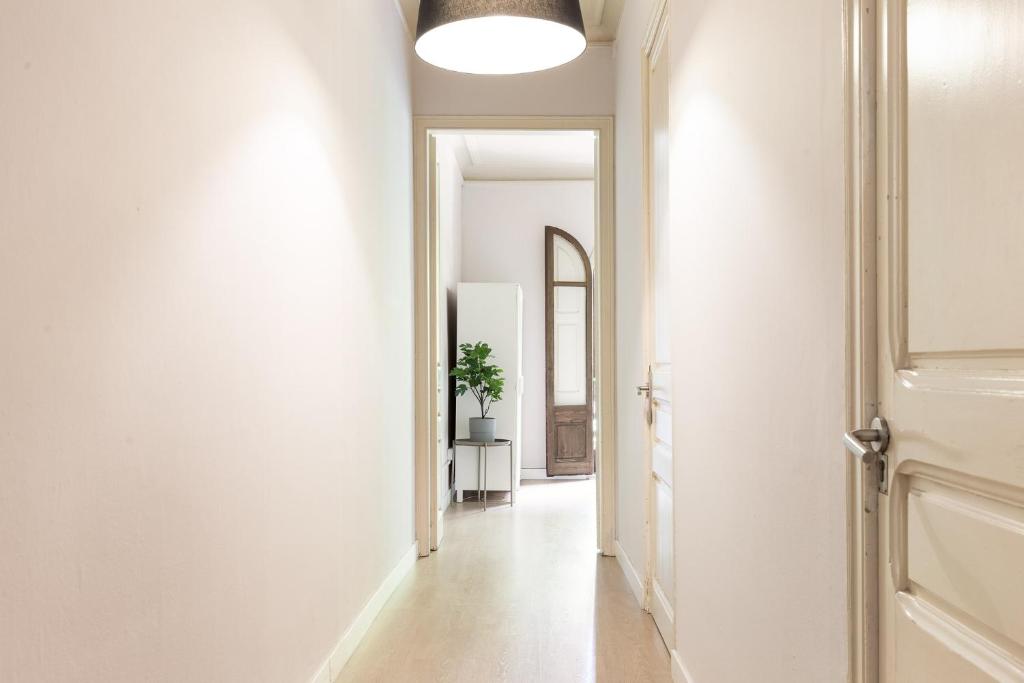 Enjoy Apartments Sagrada Familia III photo 4