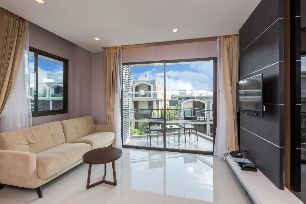 Сьюит (Люкс Charm), Курортный отель The Charm Resort Phuket