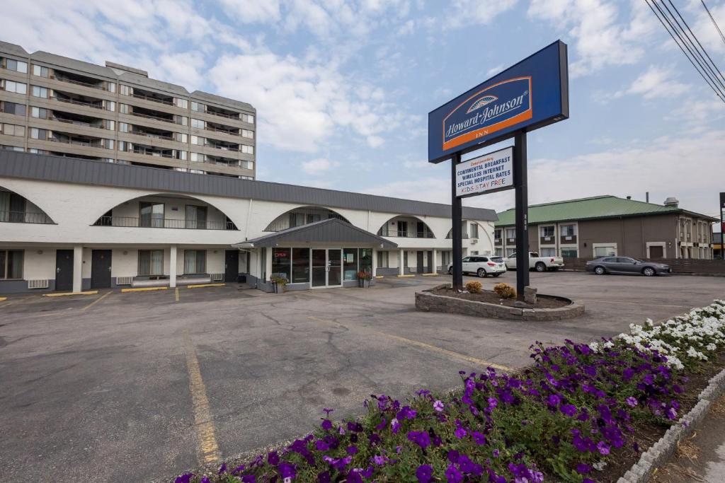 Howard Johnson by Wyndham Downtown Kamloops photo 4