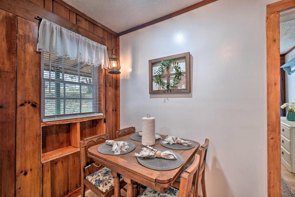 Cozy Knoxville Getaway about 8 Mi to Downtown! photo 1