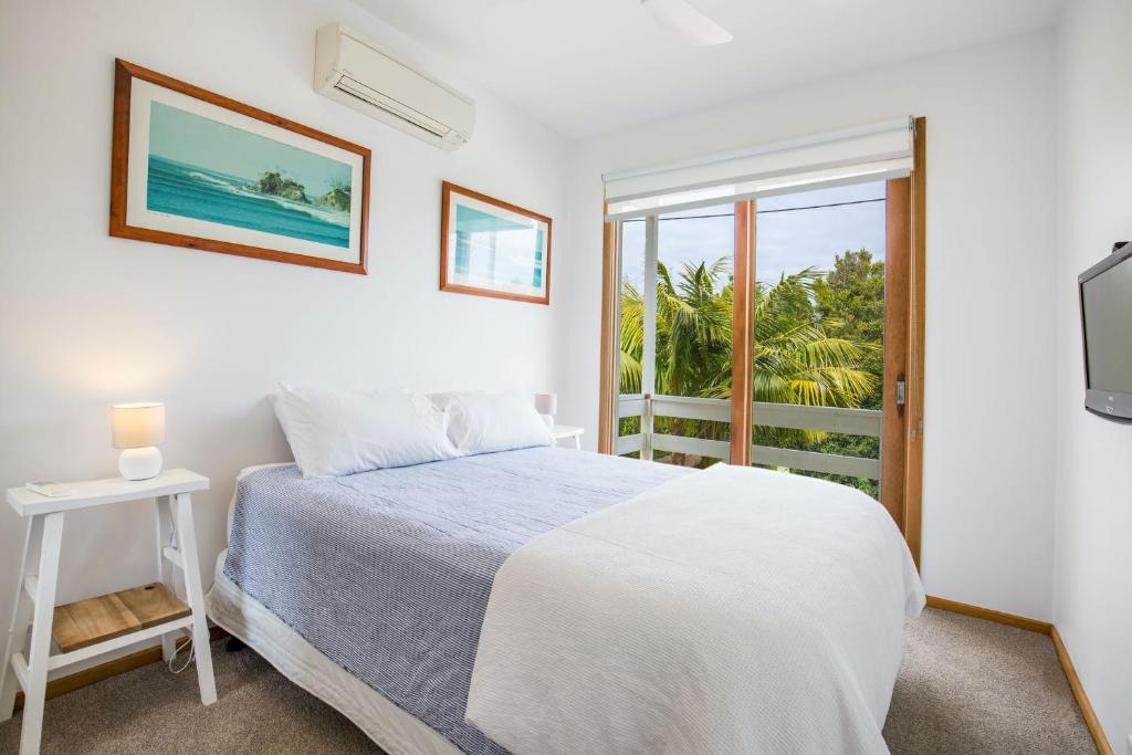 Maldas Retreat Pet Friendly Absolute Beachfront with Spa photo 2