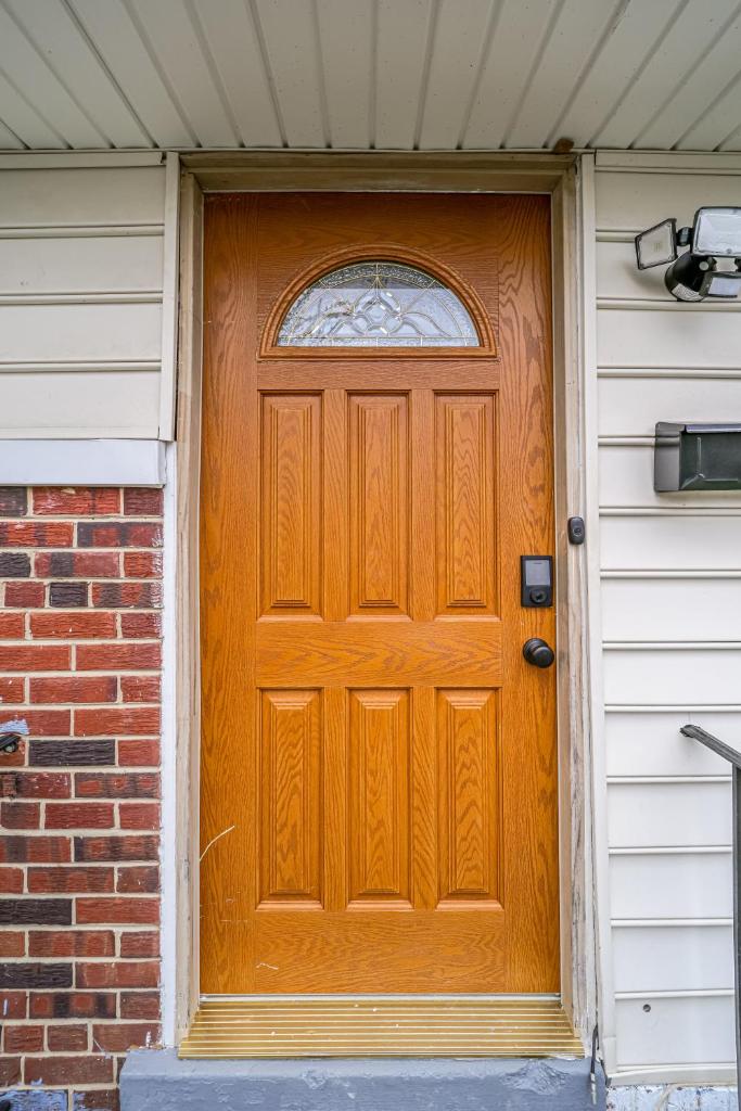 Elegant 4 Bedroom Home with Office and Parking. photo 4