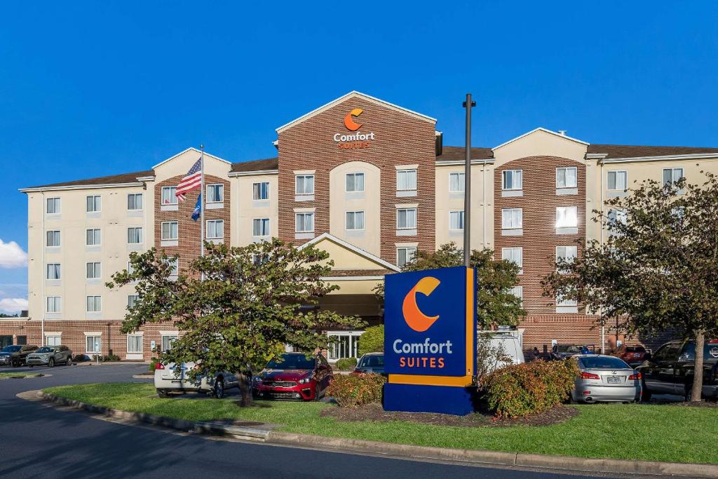 Comfort Suites Suffolk - Chesapeake image