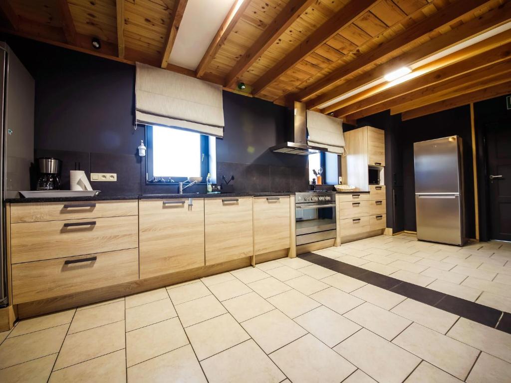 Spacious holiday home in Gesves with garden photo 3