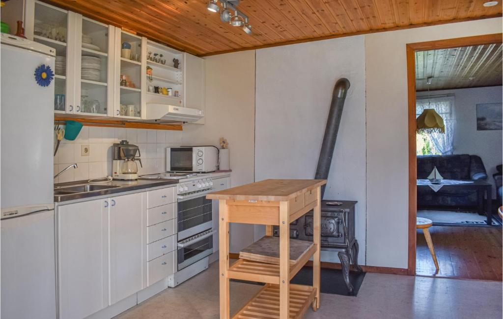 Stunning Home In Kyrkhult With 1 Bedrooms And Wifi photo 3