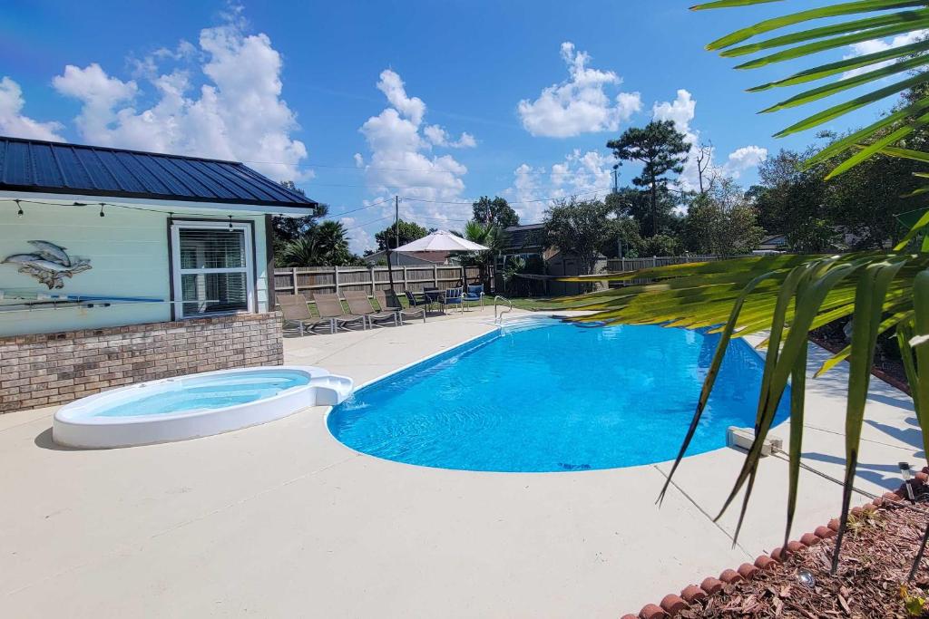 Welcoming Pensacola Home with Spacious Yard! photo 3