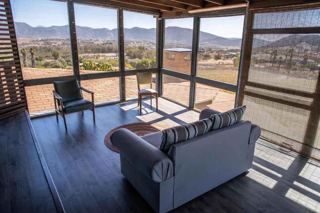 Rancho Cien Piedras - Tap to explore photos