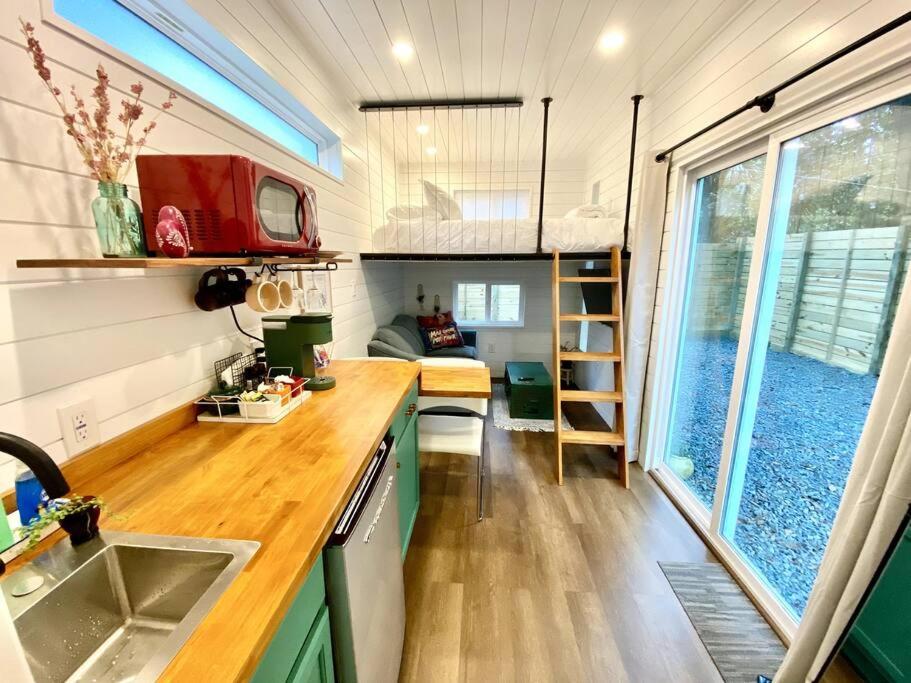 Entirely Private Tiny Home - 1 Mile to UF photo 3