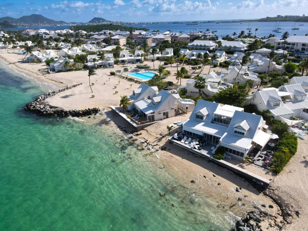 La Plage Bleue feet in the water with swimming pool photo 1