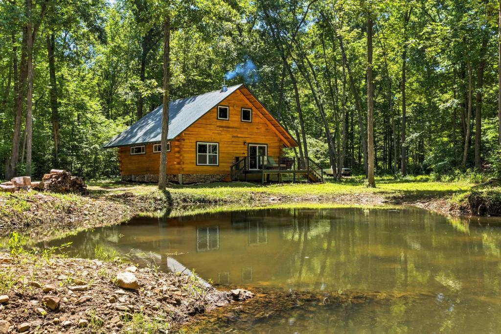 Lyndhurst Cabin on Farm with Pond and Stocked Stream! photo 1